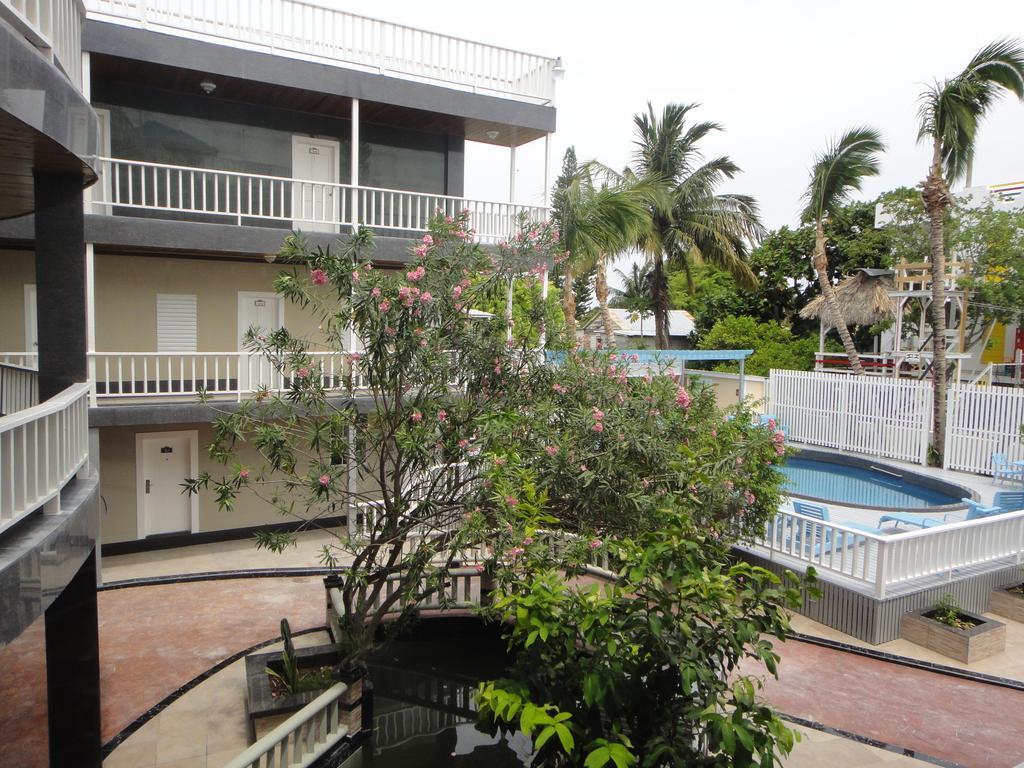 China Town Hotel Caye Caulker Exterior photo