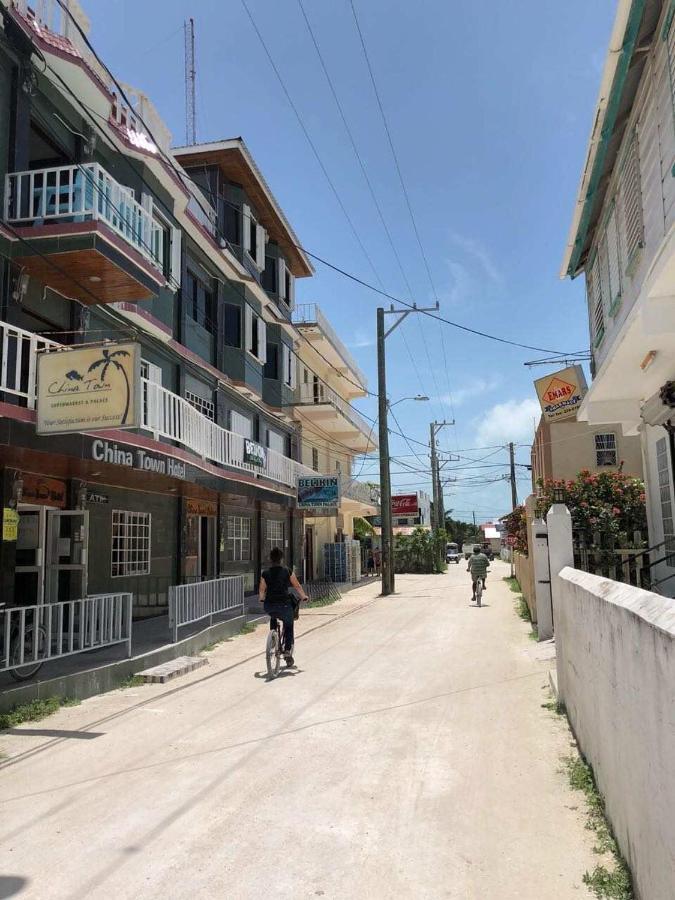 China Town Hotel Caye Caulker Exterior photo